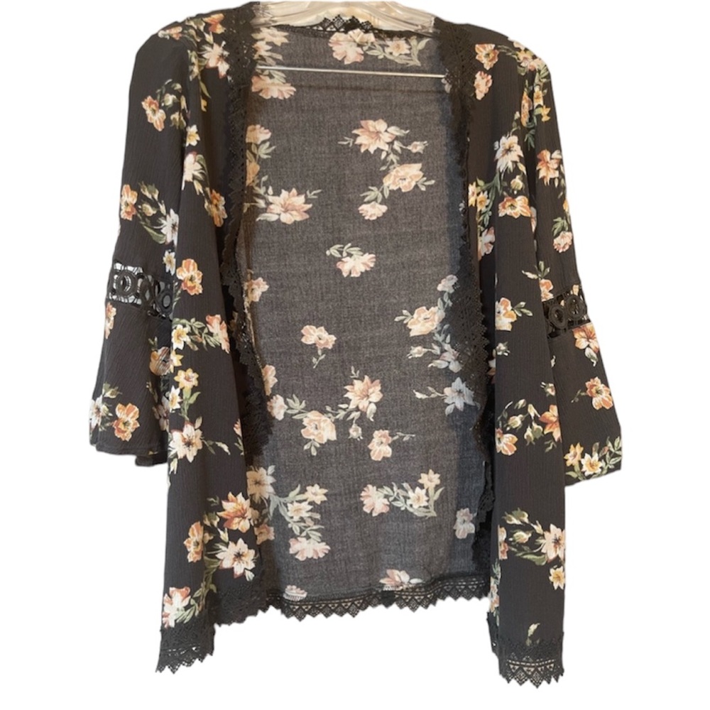 Maurice's Gray Floral Open Front Crochet Trim Kimono